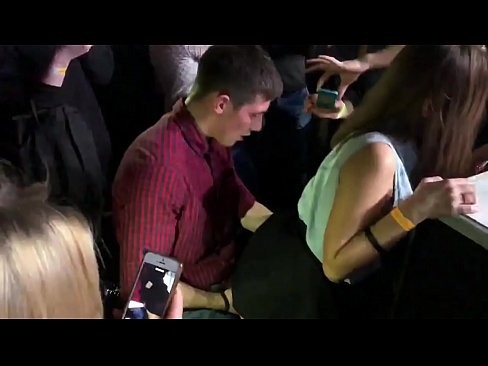 ❤️ سکس واقعی در یک کلوپ شبانه روسی. دختر 18 ساله روسی در مقعد و واژن در یک کلوپ شبانه فاک کرد ❤️ فوق پورن در ما ☑